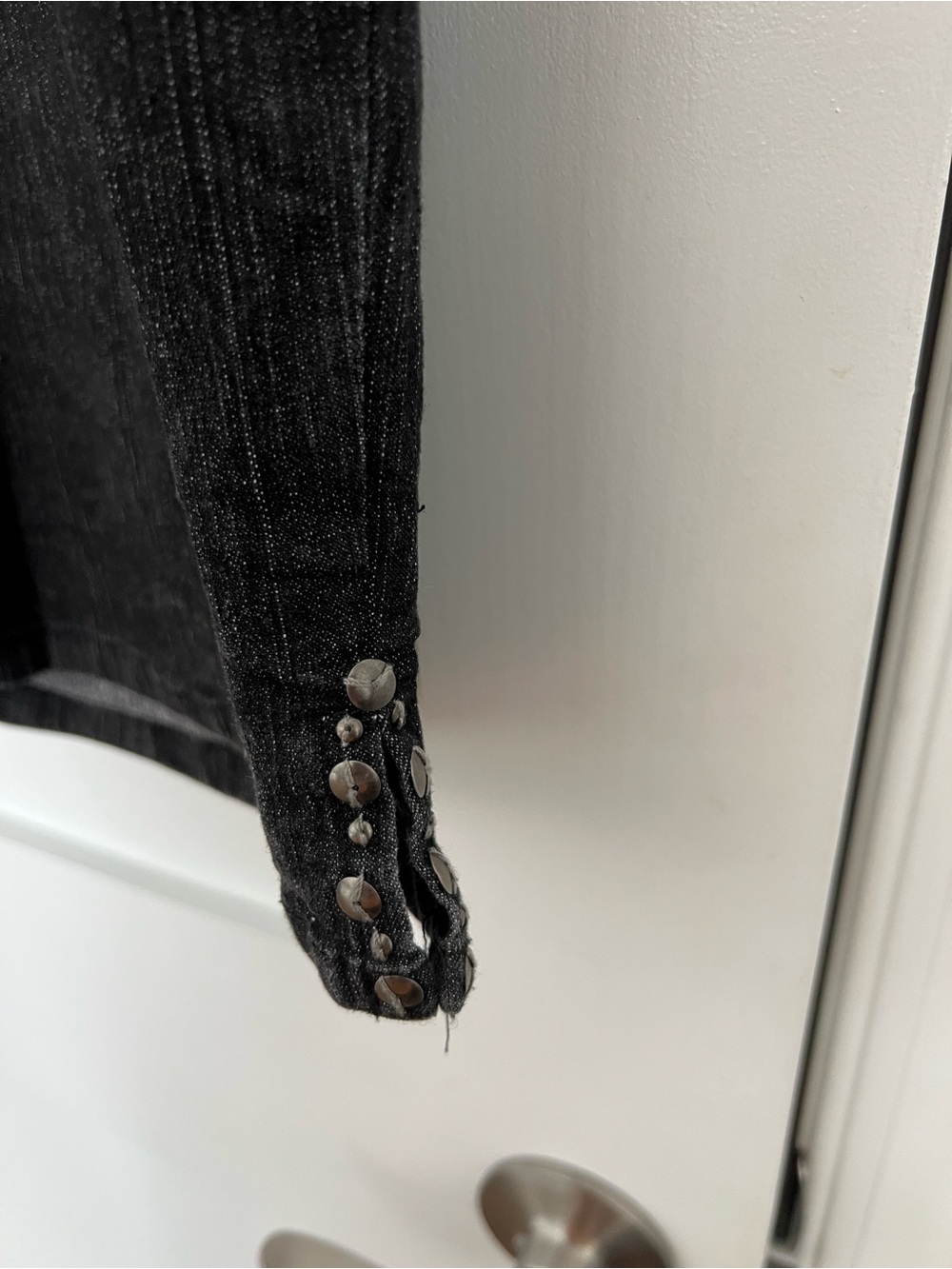 Ruby Rd. Black Capris Jeans - Picture 3 of 3